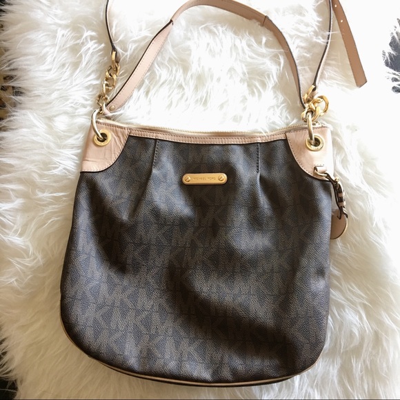 Michael Kors Handbags - Michael Kors Large Crossbody Purse